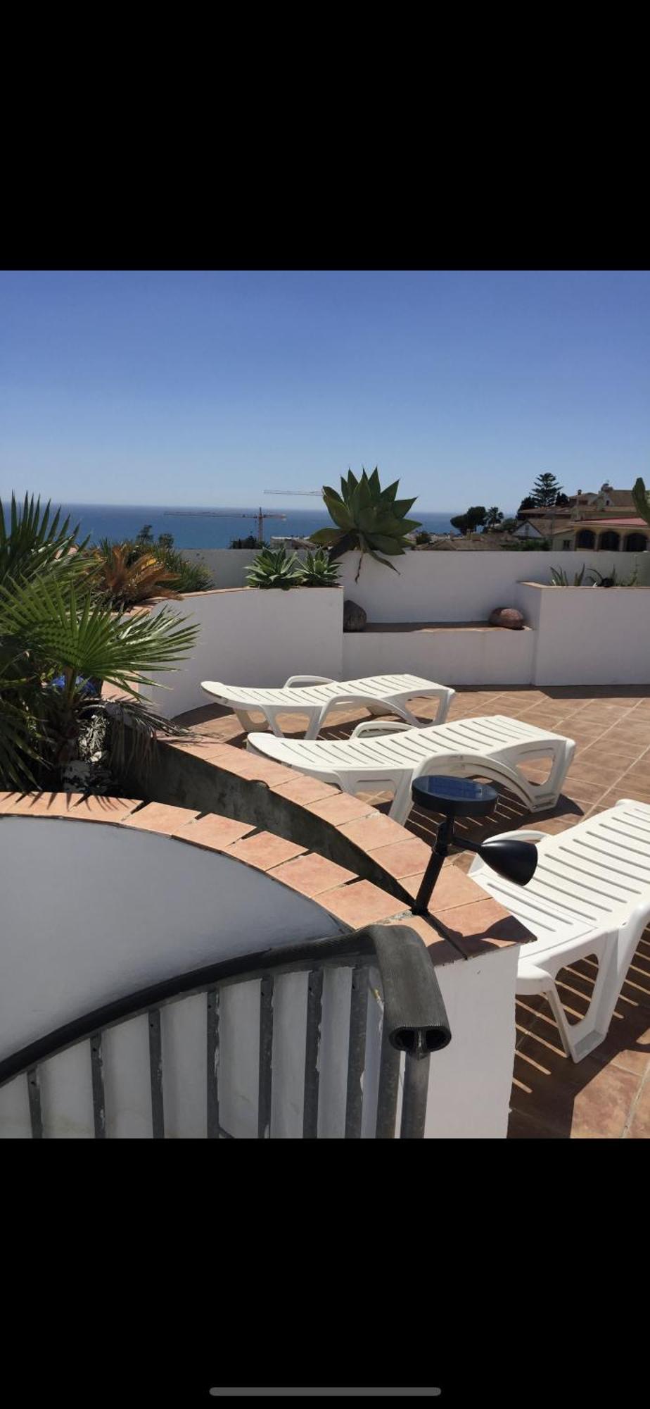 Appartement Penthouse With Private Roof Terrace And Jacuzzi à Fuengirola Extérieur photo