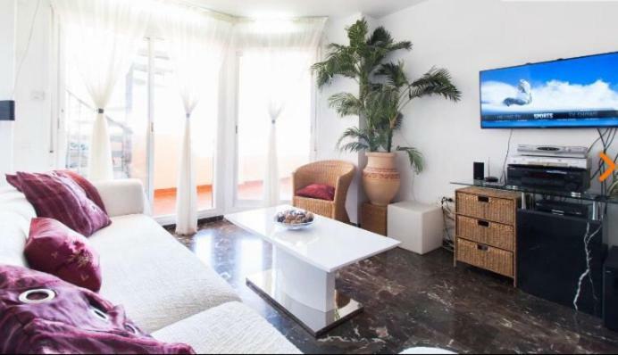 Appartement Penthouse With Private Roof Terrace And Jacuzzi à Fuengirola Extérieur photo